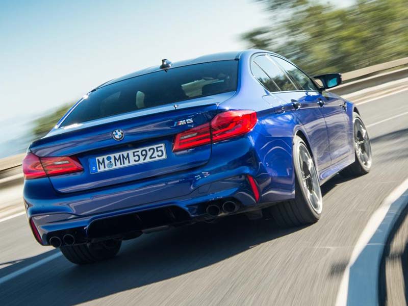 BMW M5 CAR RENTAL